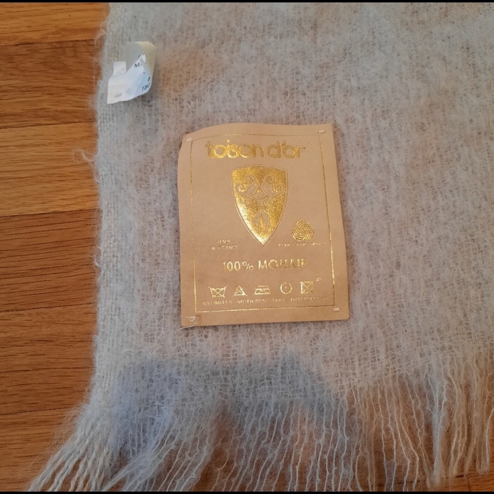 100% grey mohair throw